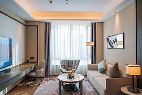 Yuexiu Hotel Guangzhou, Curio Collection by Hilton