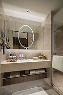 Yuexiu Hotel Guangzhou, Curio Collection by Hilton