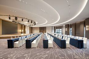 Yuexiu Hotel Guangzhou, Curio Collection by Hilton