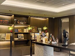 Yuexiu Hotel Guangzhou, Curio Collection by Hilton