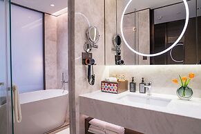 Yuexiu Hotel Guangzhou, Curio Collection by Hilton