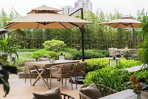 Yuexiu Hotel Guangzhou, Curio Collection by Hilton