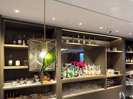 Yuexiu Hotel Guangzhou, Curio Collection by Hilton