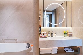 Yuexiu Hotel Guangzhou, Curio Collection by Hilton