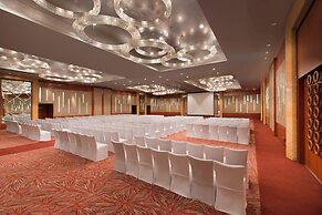 Sheraton Grand Bangalore Hotel at Brigade Gateway