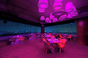 Sheraton Grand Bangalore Hotel at Brigade Gateway