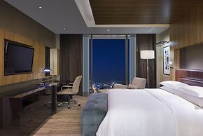 Sheraton Grand Bangalore Hotel at Brigade Gateway