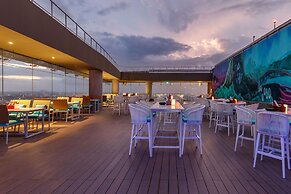 Sheraton Grand Bangalore Hotel at Brigade Gateway