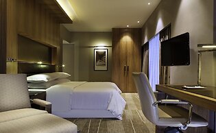 Sheraton Grand Bangalore Hotel at Brigade Gateway