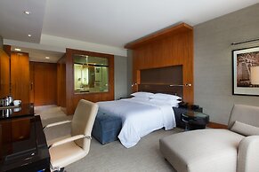 Sheraton Grand Bangalore Hotel at Brigade Gateway