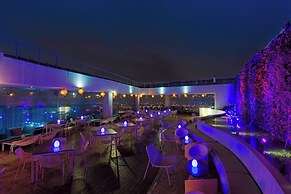 Sheraton Grand Bangalore Hotel at Brigade Gateway