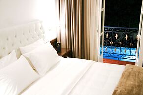 Armata Boutique Hotel