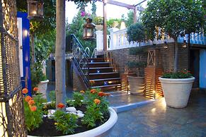 Armata Boutique Hotel