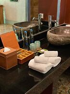 Kupu Kupu Jimbaran Beach Club & Spa by Loccitane