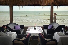 Kupu Kupu Jimbaran Beach Club & Spa by Loccitane