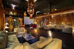 Kupu Kupu Jimbaran Beach Club & Spa by Loccitane