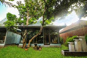 Kupu Kupu Jimbaran Beach Club & Spa by Loccitane