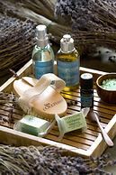 Kupu Kupu Jimbaran Beach Club & Spa by Loccitane