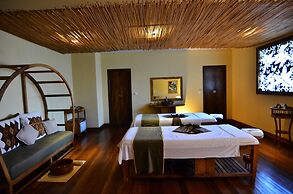 Kupu Kupu Jimbaran Beach Club & Spa by Loccitane