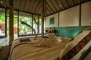 Kupu Kupu Jimbaran Beach Club & Spa by Loccitane