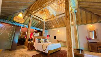 Kupu Kupu Jimbaran Beach Club & Spa by Loccitane