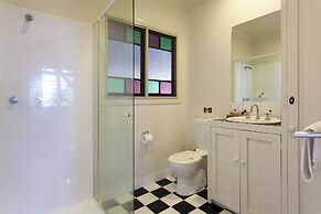 Eumarella Shores Noosa Lake Retreat