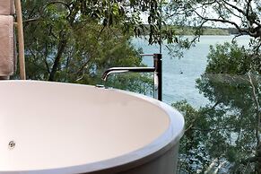 Eumarella Shores Noosa Lake Retreat