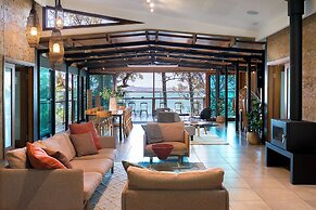 Eumarella Shores Noosa Lake Retreat