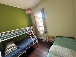 1849 Backpackers Hotel