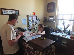 1849 Backpackers Hotel