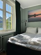 Trolltunga Hotel