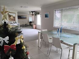 Seascape Villa Bed & Breakfast