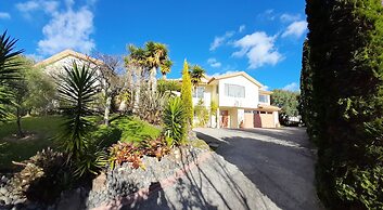 Seascape Villa Bed & Breakfast