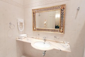 Palaiologos Luxury City Hotel