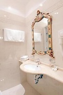 Palaiologos Luxury City Hotel