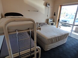 Racecourse Backpackers Hostel