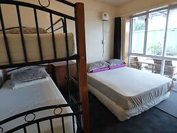 Racecourse Backpackers Hostel
