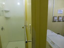 Racecourse Backpackers Hostel