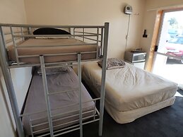 Racecourse Backpackers Hostel