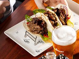 Mercure Melbourne Caroline Springs