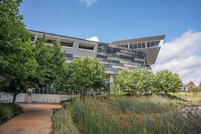 Mercure Melbourne Caroline Springs