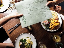 Mercure Melbourne Caroline Springs