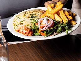 Mercure Melbourne Caroline Springs