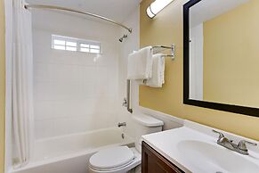 Captain's Quarters Inn