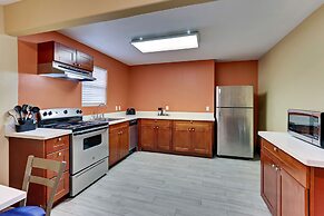 Captain's Quarters Inn