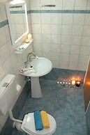 Melissa Apartments, Studios & Suites