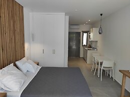 Melissa Apartments, Studios & Suites