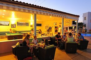 Melissa Apartments, Studios & Suites