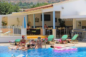 Melissa Apartments, Studios & Suites