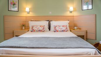 Melissa Apartments, Studios & Suites